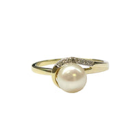 Japanese Pearl and Diamond Ring in 9K Yellow Gold
