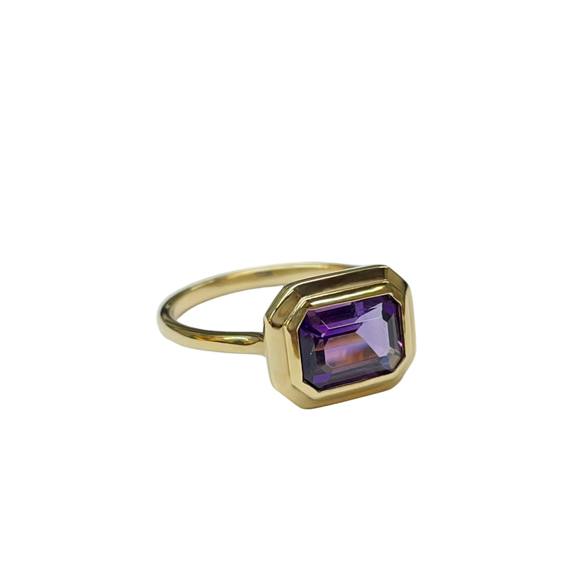 Amethyst Solitaire Ring in 9K Yellow Gold