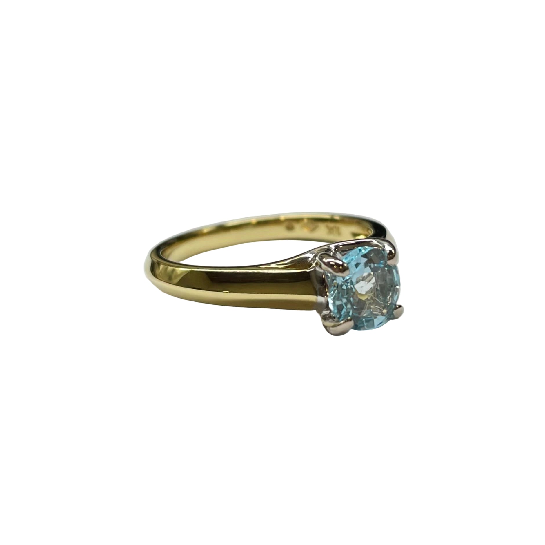 Aquamarine Solitaire Ring in 18K Yellow Gold