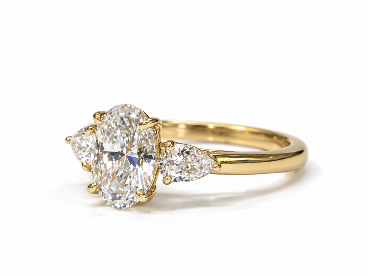 Oval Lab-Grown diamond with Pear shape on shoulders