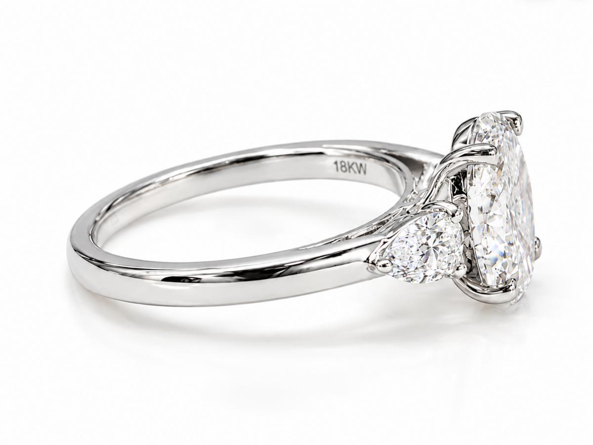 Oval Lab-Grown diamond with Pear shape on shoulders